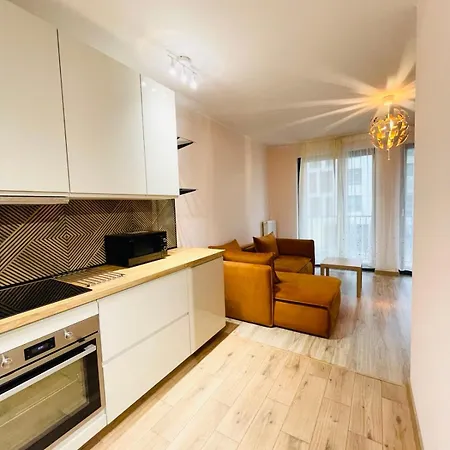 Aleja Powstancow Wielkopolskich Apartment